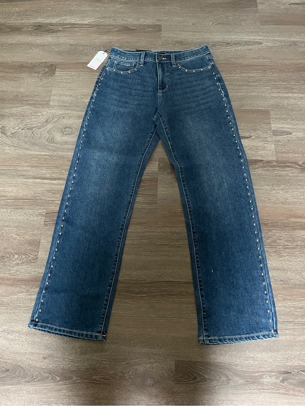Express Jeans Women's Studded Straight Leg Jeans Dark Wash size 4
Brand new with